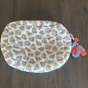 HOLLOWAY PETITE QUILTED POUCH -- SEA SALT BEDFORD PAISLEY